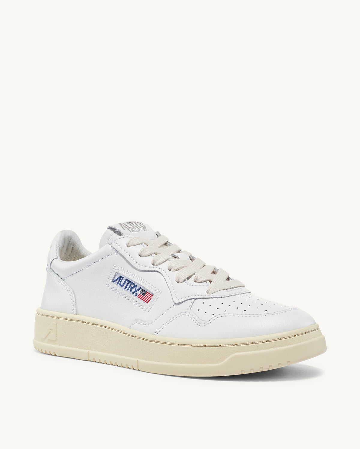 Medalist Low Leather Sneaker - White